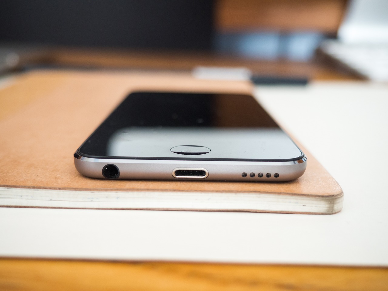 iPhone 4上市时间及影响简述