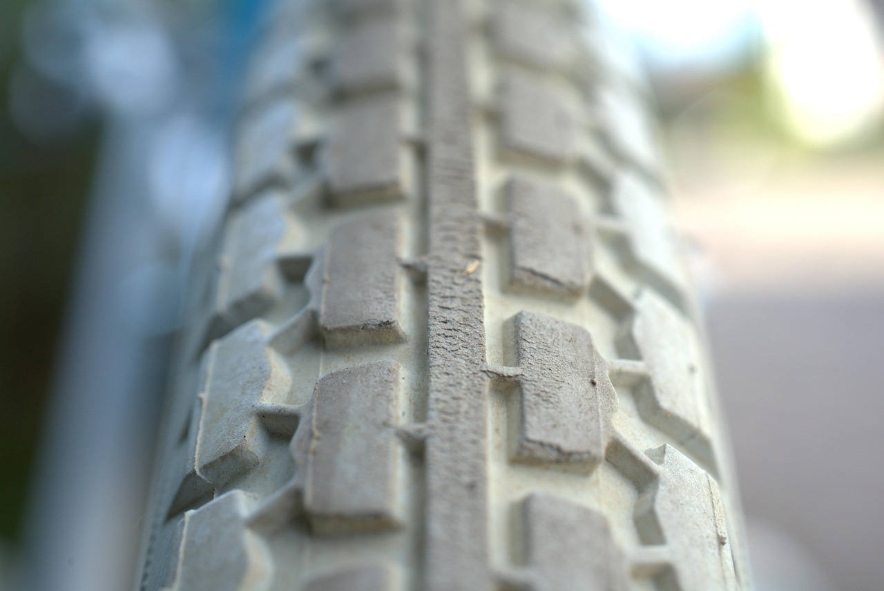 关于轮胎规格215/55R18的价格深度探讨