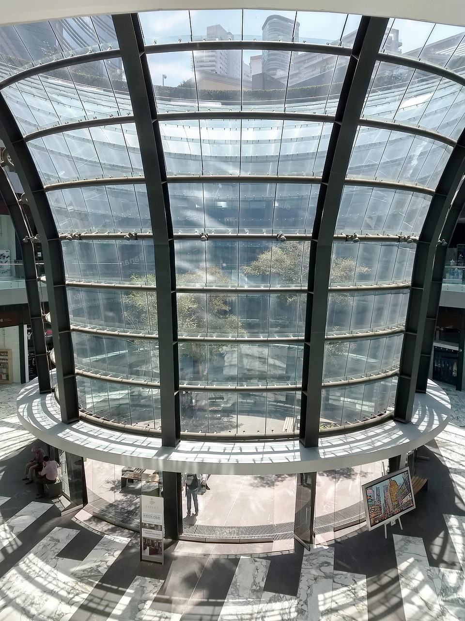 楼宇电视，连接城市空间的数字桥梁新探